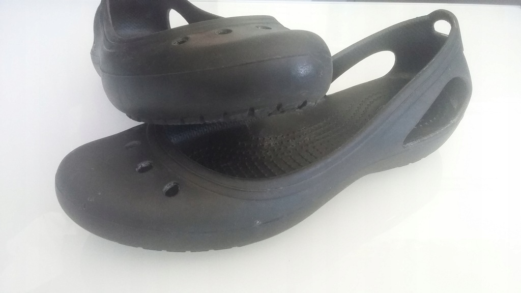 CROCS 39 40 W9