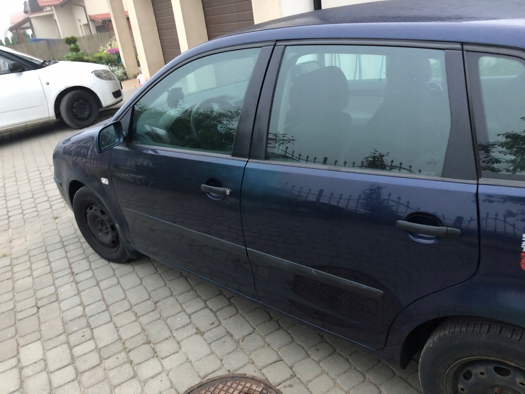 maska przód VW POLO 1,4B 2002R. 8181914934 oficjalne