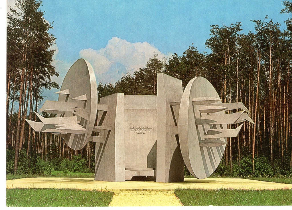 PUŁAWY - POMNIK BOHATERÓW WRZEŚNIA 1939 ROKU - pocztówka z 1973 roku.