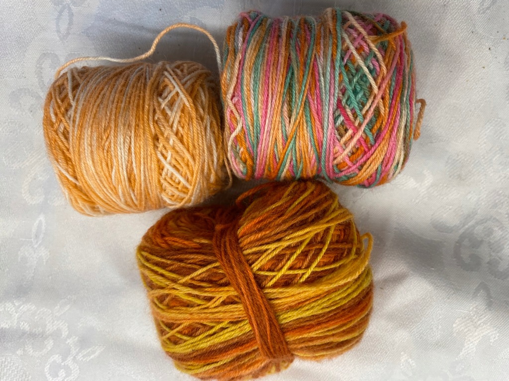 WŁÓCZKA kolorowa wełna z akrylem 10 dkg nr 26.07-32