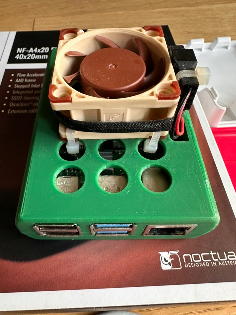 Raspberry Pi 4 B 4 GB + NF-A4x20
