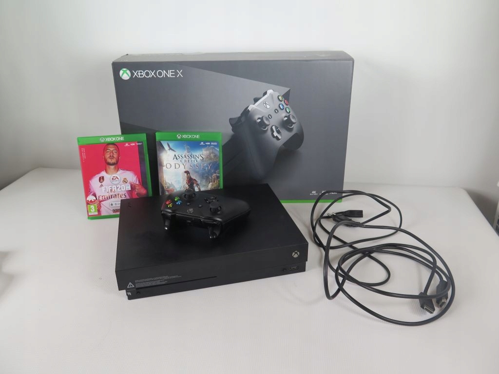 KONSOLA MICROSOFT XBOX ONE X 1TB + PAD+PUDEŁKO