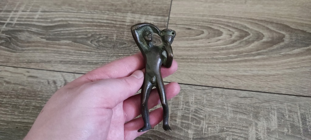 Akt Erotyka nagi mężczyzna z dzbanem Brąz XVIII wiek !