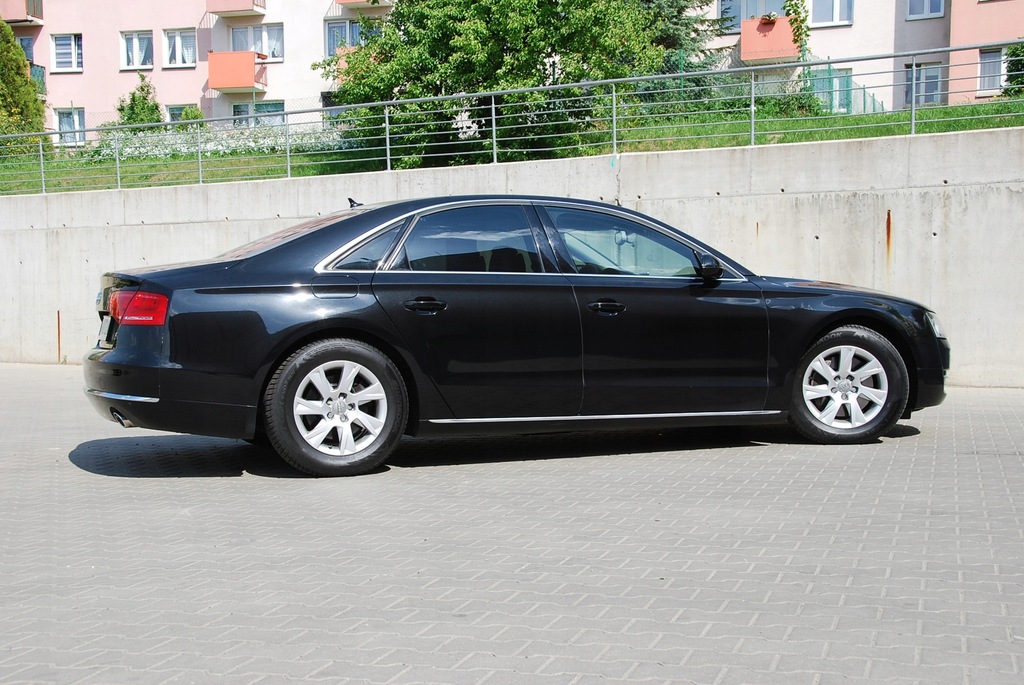 Audi A8 3.0Tdi - plus koła 20cali