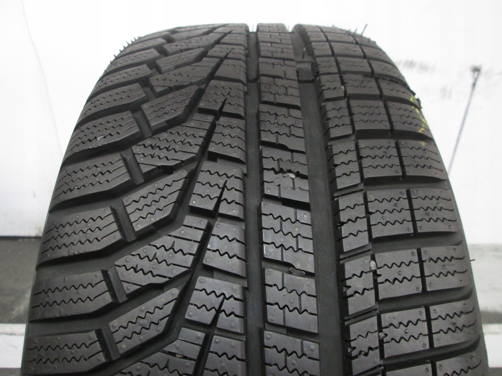 1x 215/45R16 Hankook Winter Icept Evo 2 8,3mm