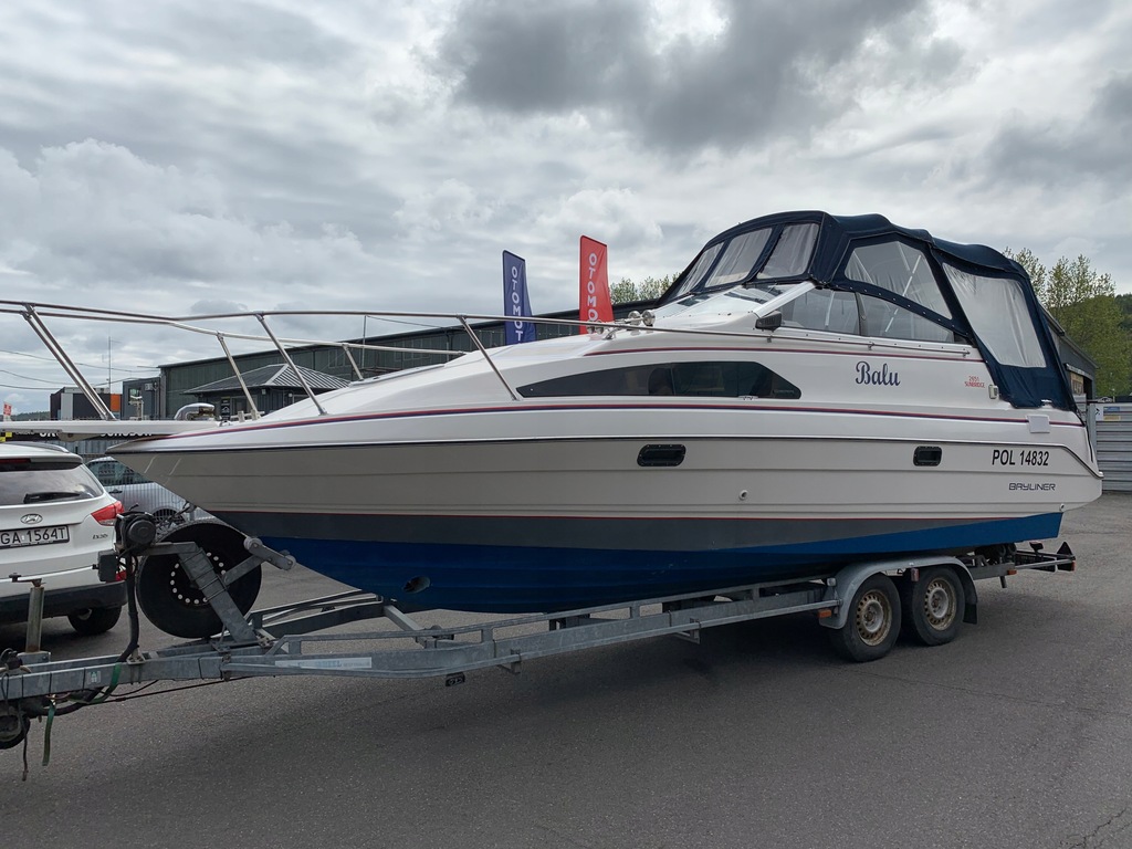 Jacht Bayliner 2651 Mercury 5,0 MPI 264KM Ster Str