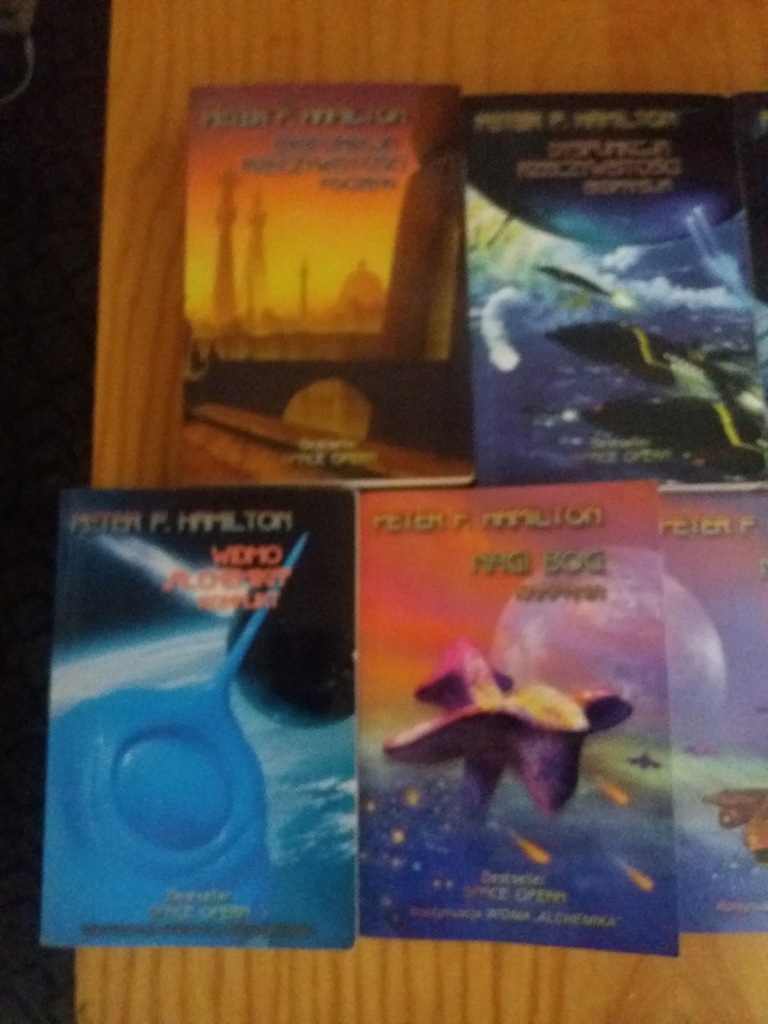 Peter F. Hamilton cykl 