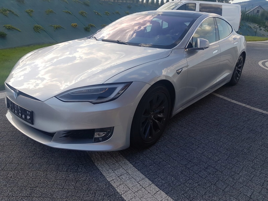 Naprawa i programowanie TESLA