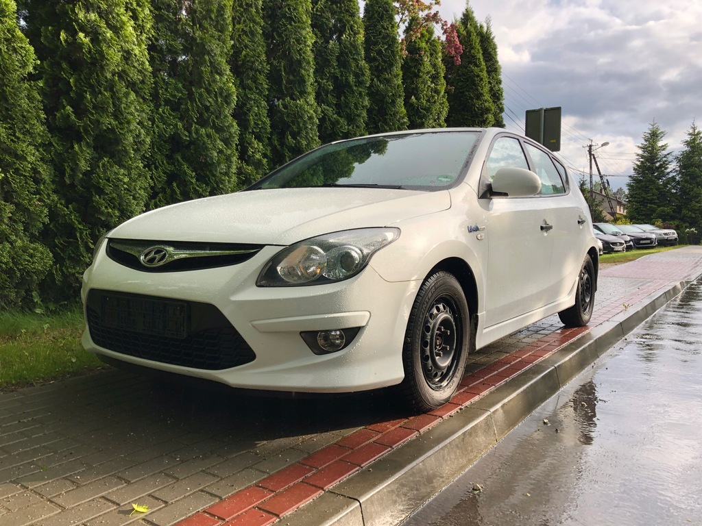 HYUNDAI i30 1.4 benzyna UDOKUMENTOWANY PRZEBIEG