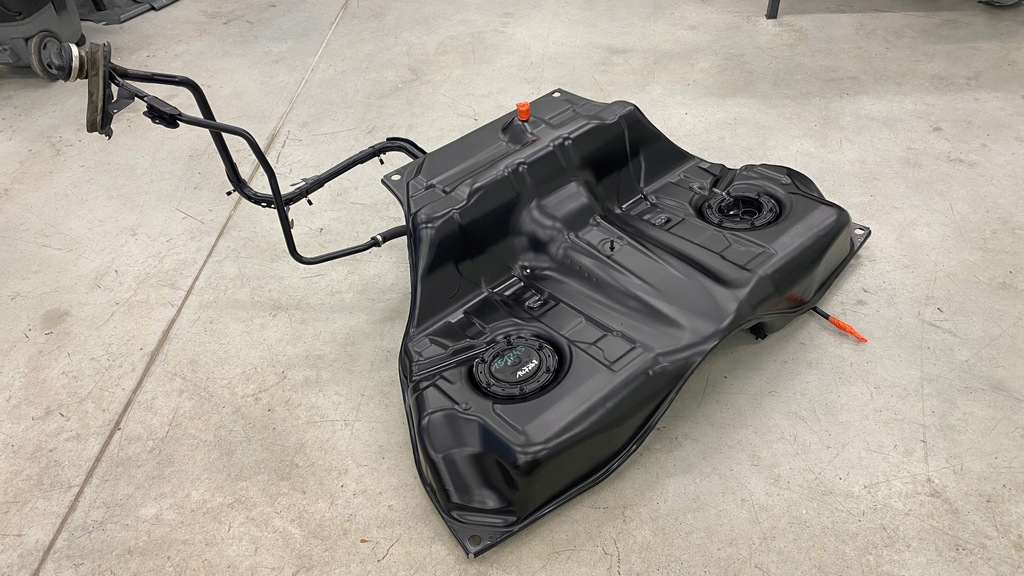 ZBIORNIK PALIWA BAK MERCEDES S500 W221 5.5 BENZYNA 2214701501