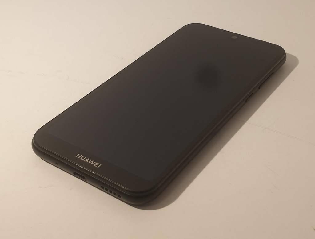 Купить Смартфон Huawei Y5 2019 AMN-LX9 черный: отзывы, фото и ...