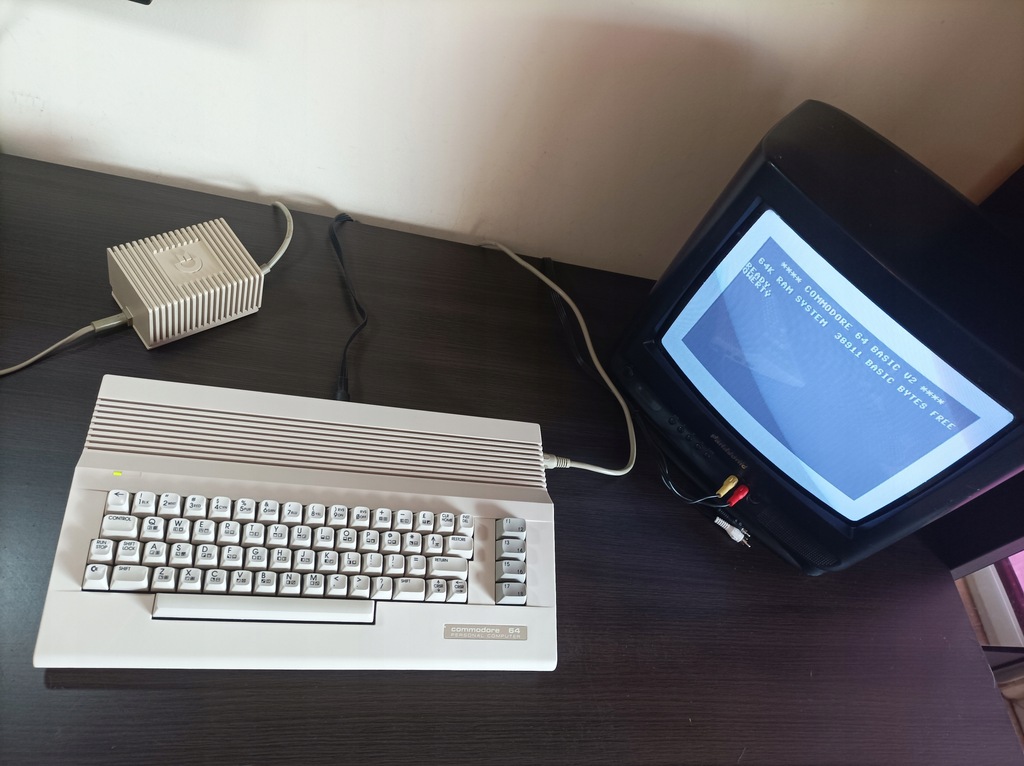COMMODORE C64 C Box i instrukcja PL - Super stan