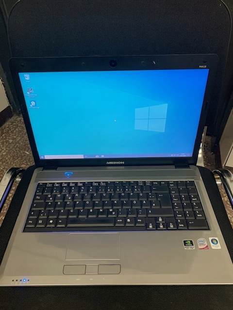 Laptop Medion Akoya 15,6" dysk SSD
