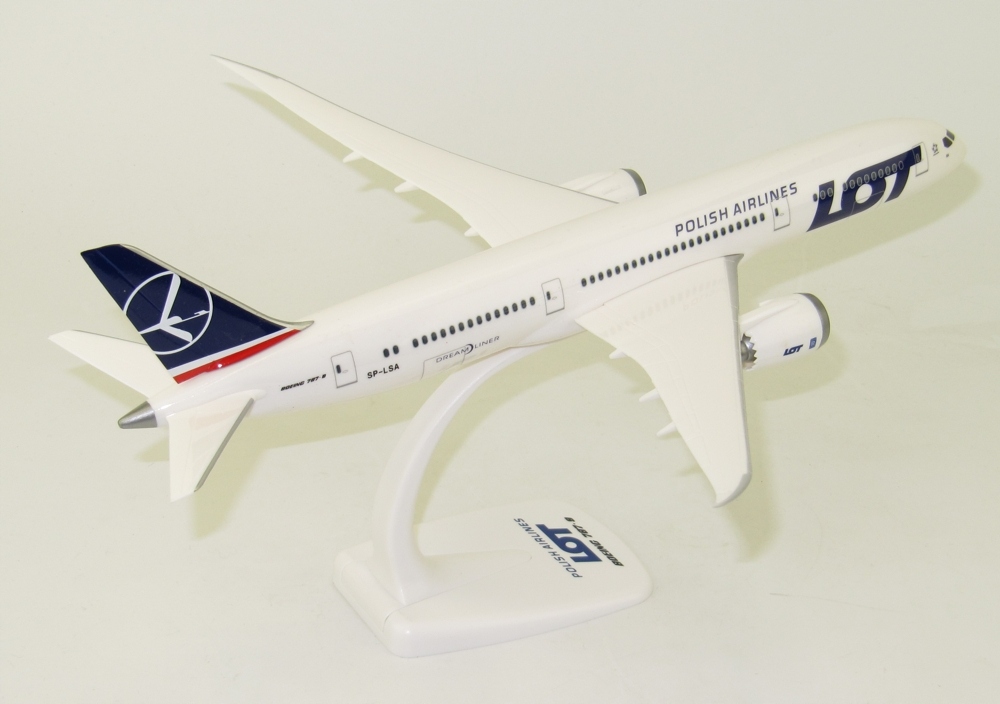 Купить Модель Boeing 787-9 Dreamliner LOT SP-LSA 1:200: отзывы, фото, характеристики в интерне-магазине Aredi.ru