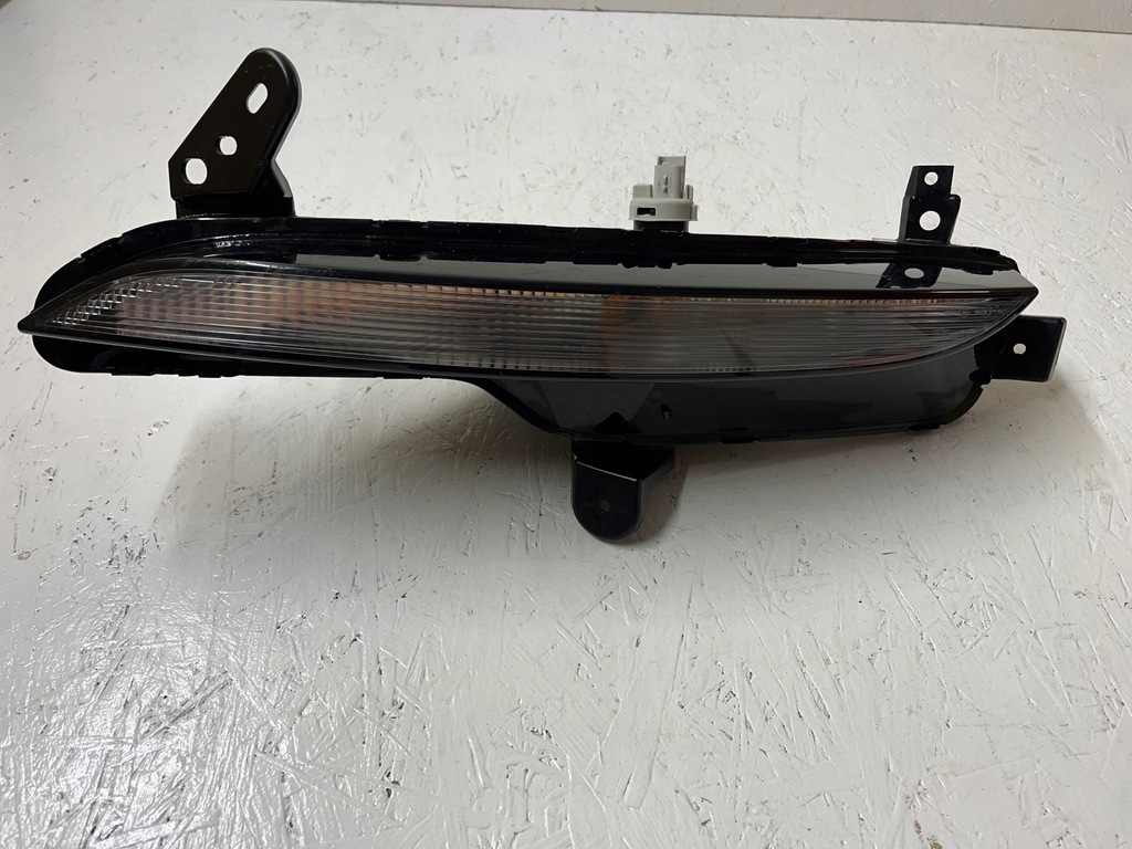 MEGANE IV KIERUNKOWSKAZ PRAWY 261306376R WYS 24H