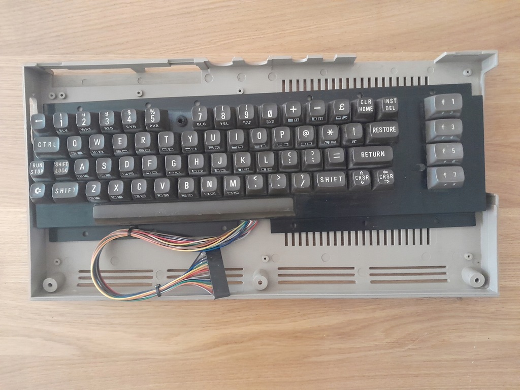 Klawiatura C64 plus spód C64
