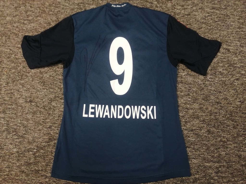 Lewandowski - koszulka Bayern z autografem