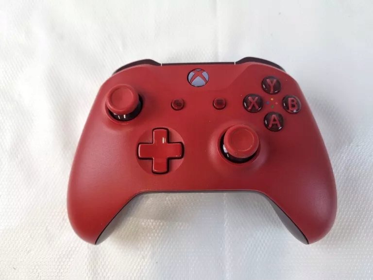 PAD DO XBOX ONE CZERWONY PROBLEM Z GAŁKA