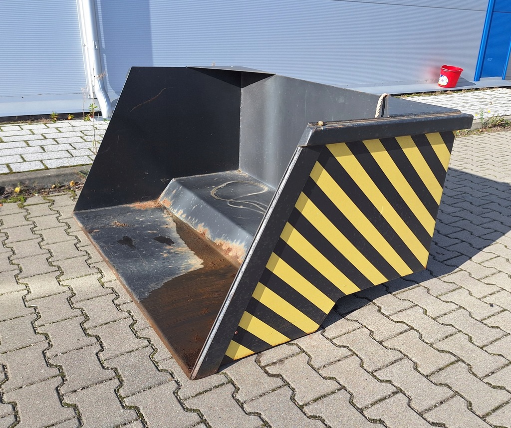 Szufla mechaniczna pojemność 0,8m3 na widły wózka