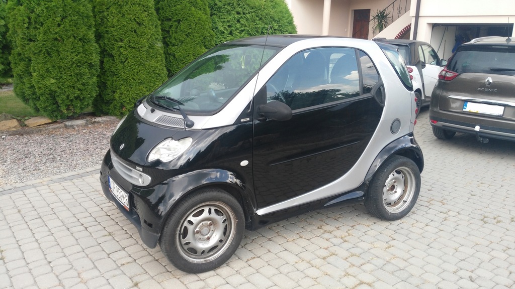 Samochód 2 osobowy Smart z 2005 r+ kpl kół zima