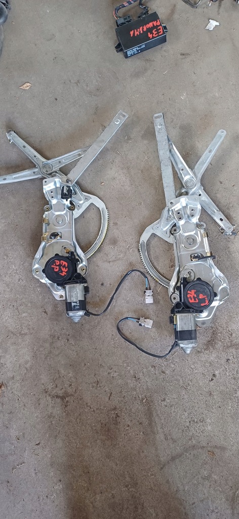 Mechanizm podnośnik szyby prawy przód BMW E34