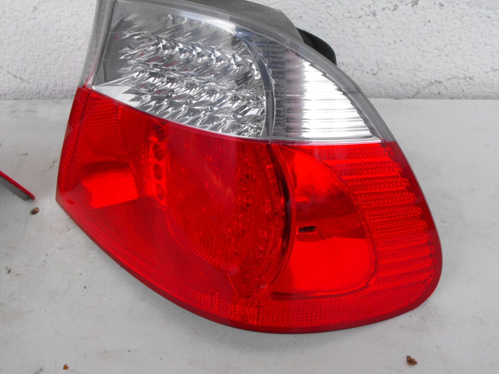 BMW E46 COUPE LAMPY TYŁ LED WTYCZKI MODUŁ ŚWIATEŁ