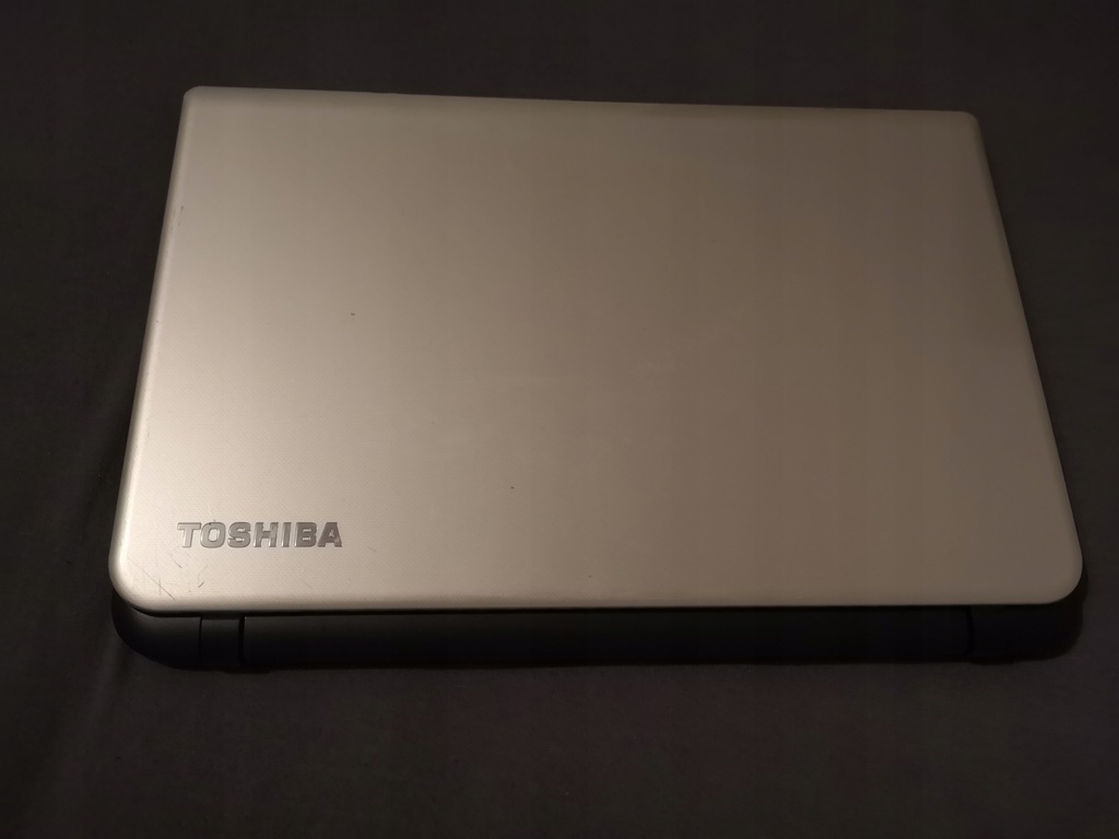 Laptop Toshiba Satellite L50-B 15,6 " Intel Core i3 500 GB złoty uszkodzony