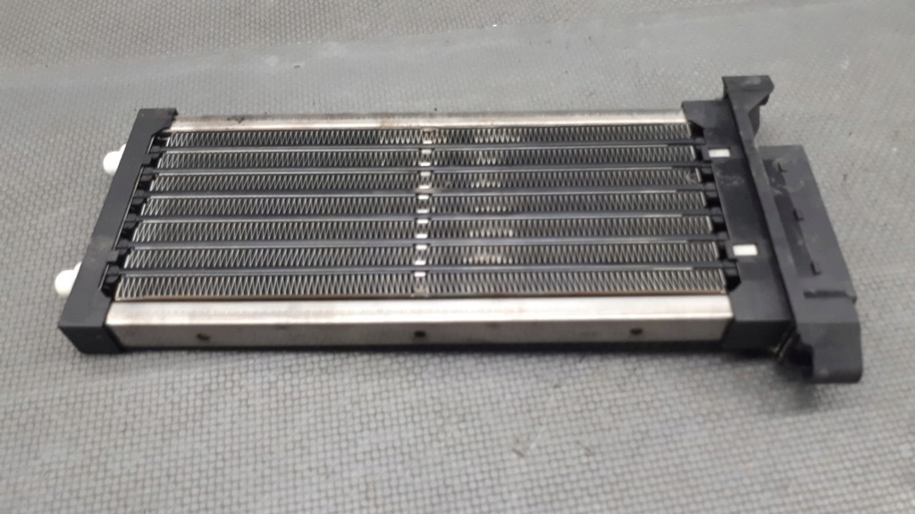 4B1819011 Nagrzewnica Audi A6 C5 2.5TDI