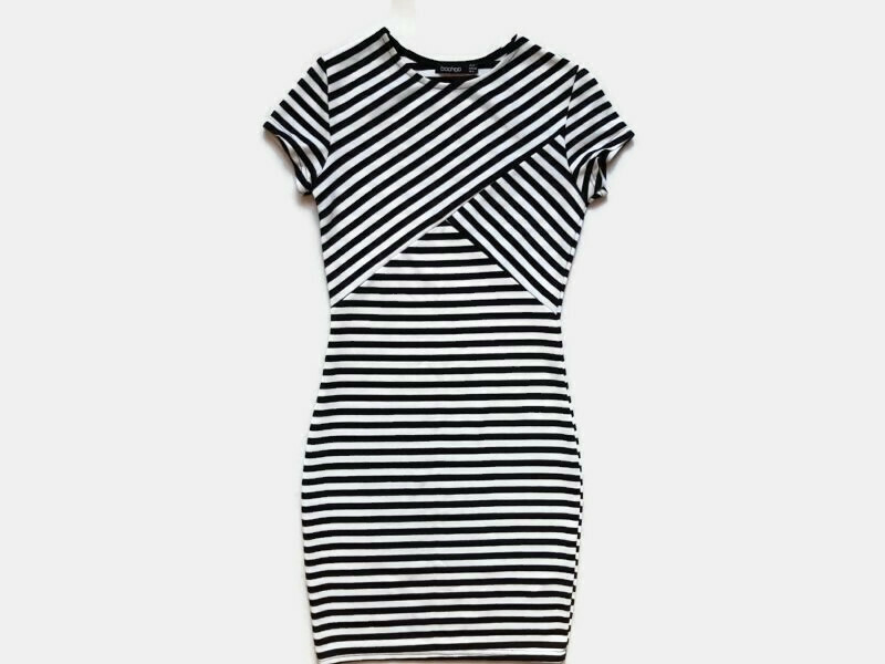 Boohoo - czarno-biała sukienka mini w paski- r. 36