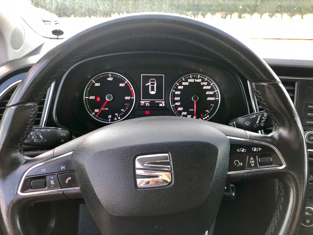 Купить ШОУ-РУМ PL LEON TDI 150KM FULL LEDx2 ALU PEARL WHITE: отзывы, фото, характеристики в интерне-магазине Aredi.ru