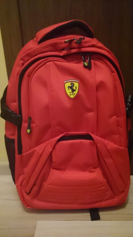 Plecak czerwony Active Ferrari F1 team.