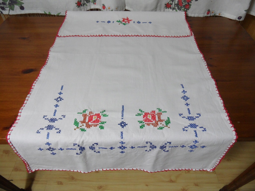Ręcznie haftowany ręcznik ozdobny 115x62