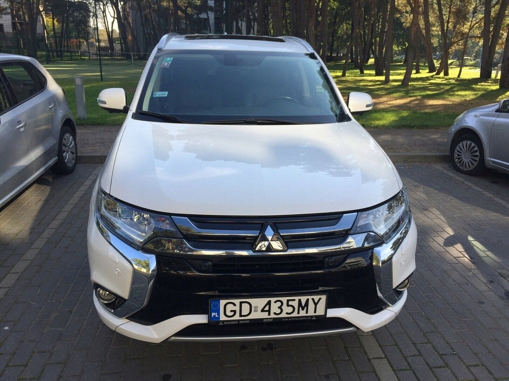 Купить Mitsubishi Outlander 2.0 4WD подключаемый гибрид: отзывы, фото, характеристики в интерне-магазине Aredi.ru