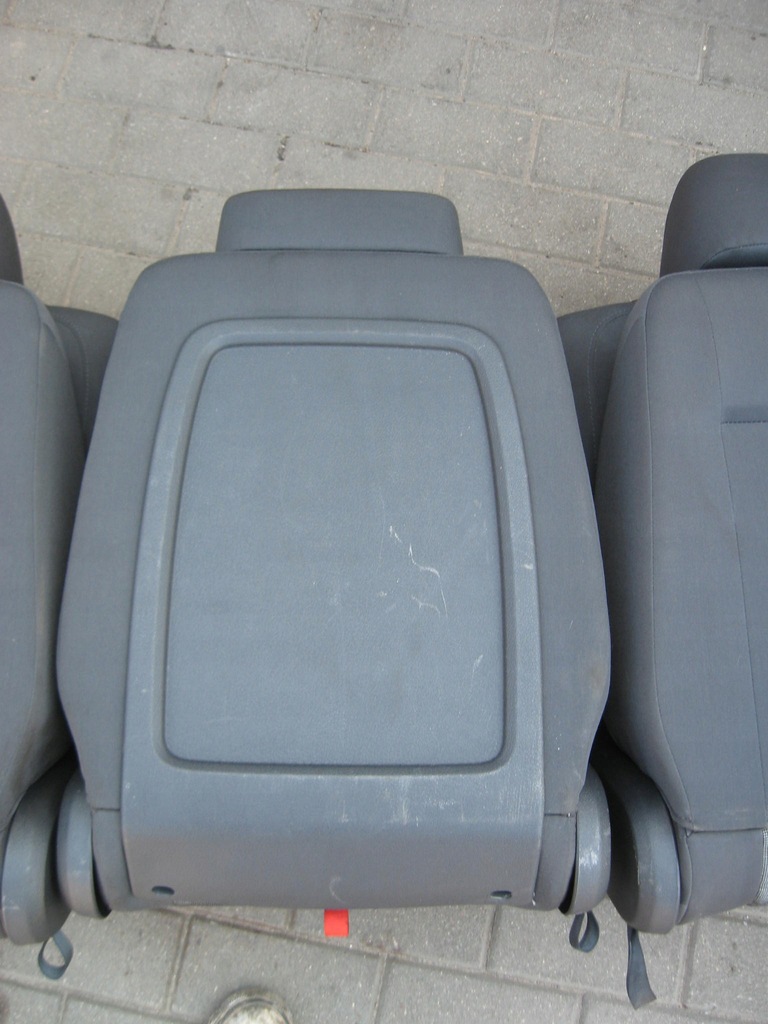 Fotel tył tylny Isofix VW Touran I 7502870010