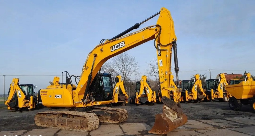 JCB JS220 LC+