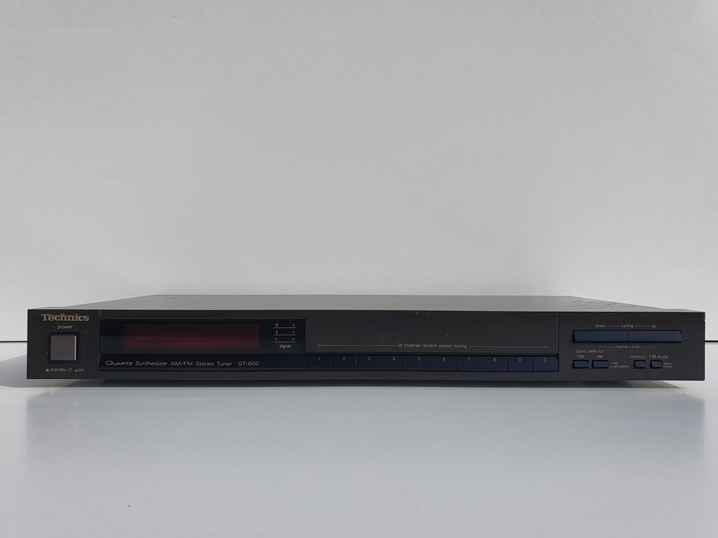 Tuner cyfrowy / radio Technics ST 600 ST-600