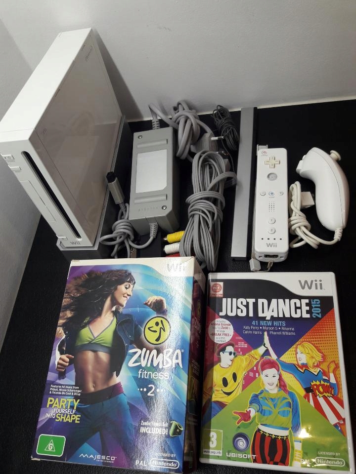 Konsola Nintendo Wii biała gra Zumba 2 Wii