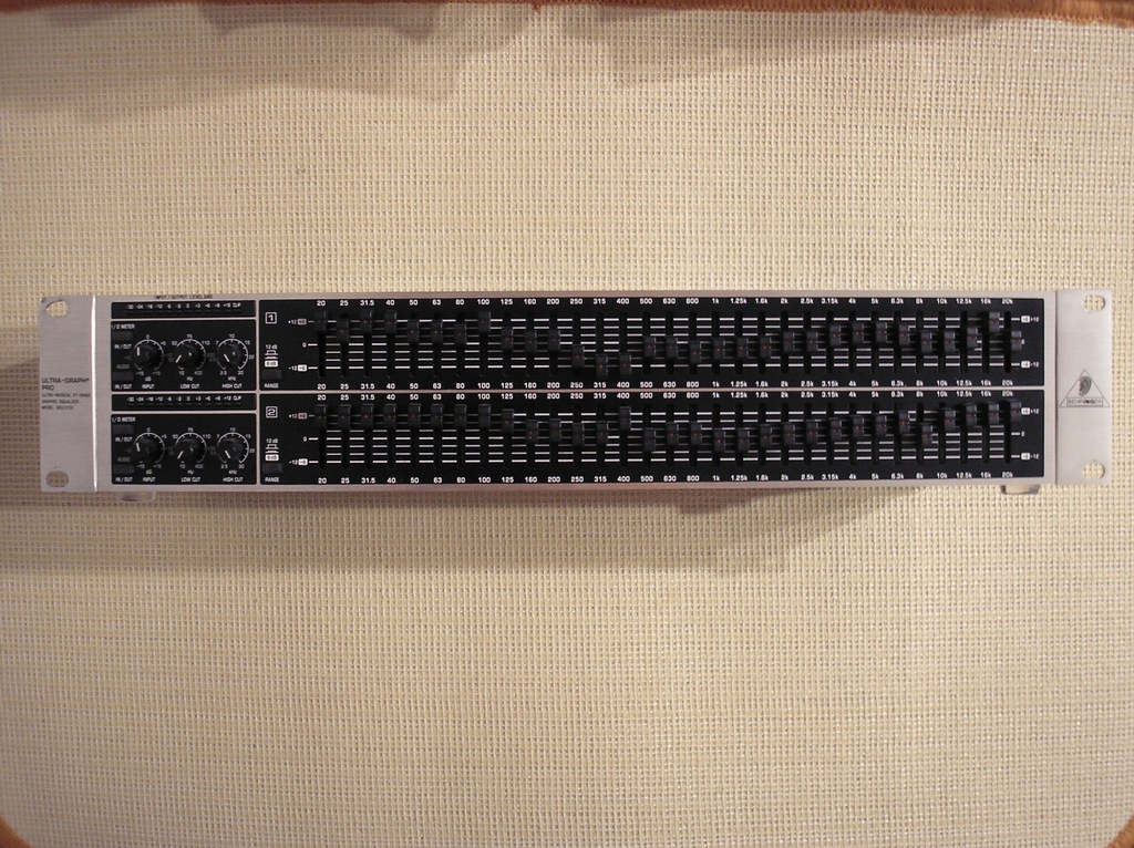Korektor Behringer Ultra-Graph Pro GEQ 3102