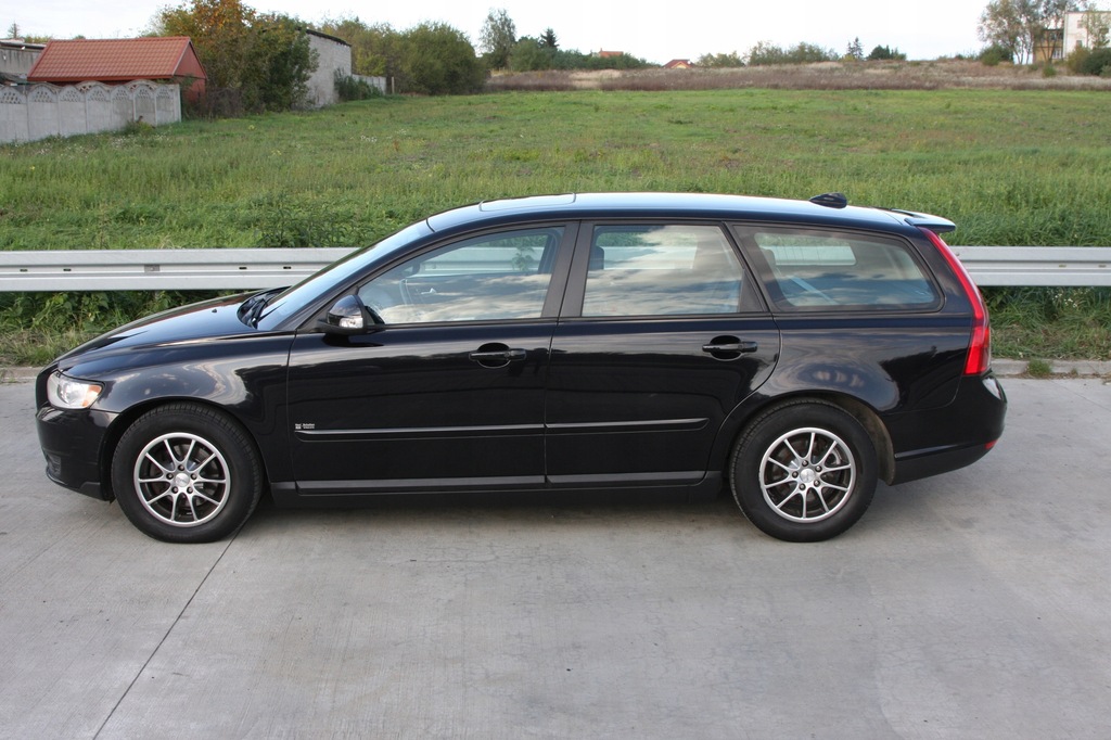 VOLVO V50 1.6D skóra, szyberdach, klimatronic,navi