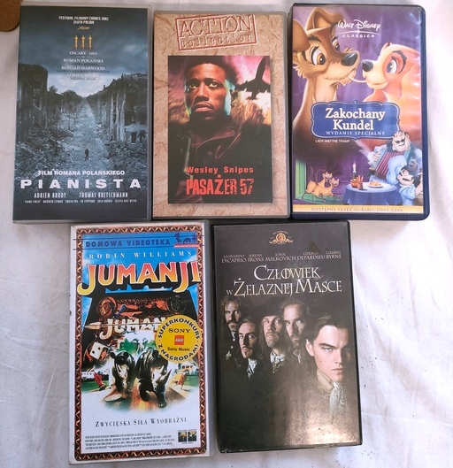 VHS kaseta film JUMANJI Pianista Zakochany kundel Pasażer 57