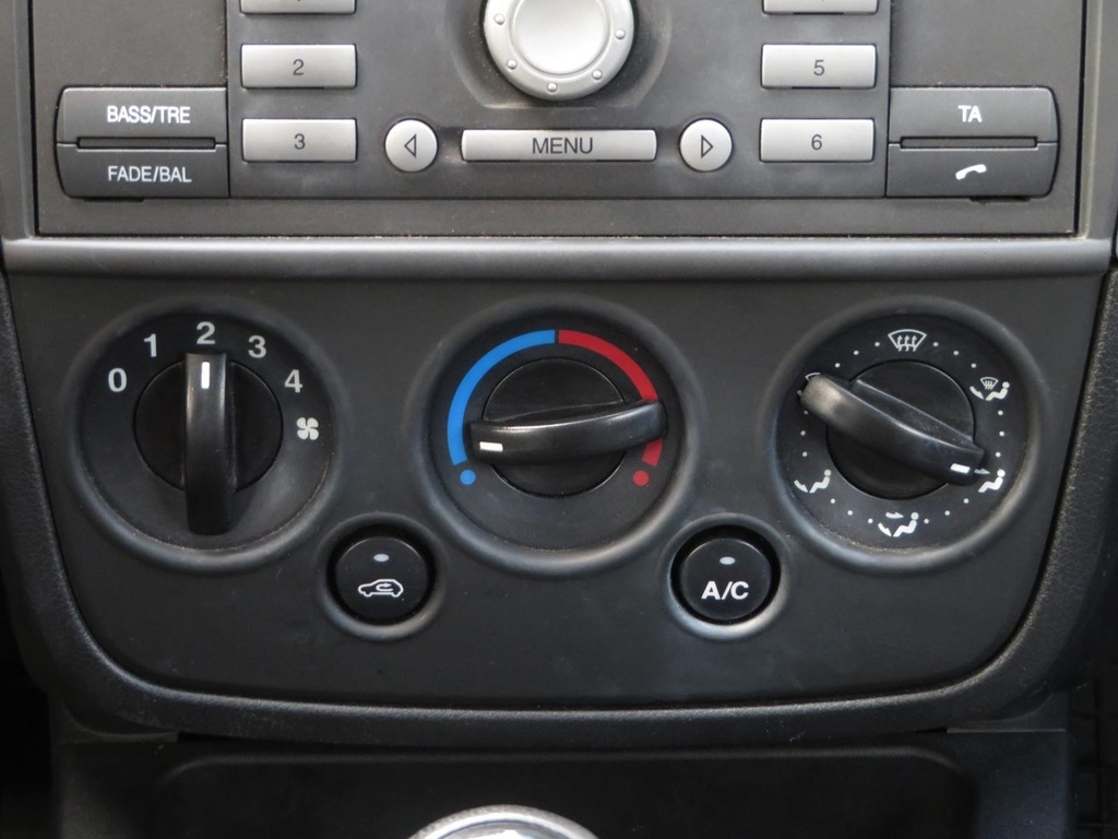 Ford Fiesta 1.3 i , Klima, wspomaganie Kierownicy
