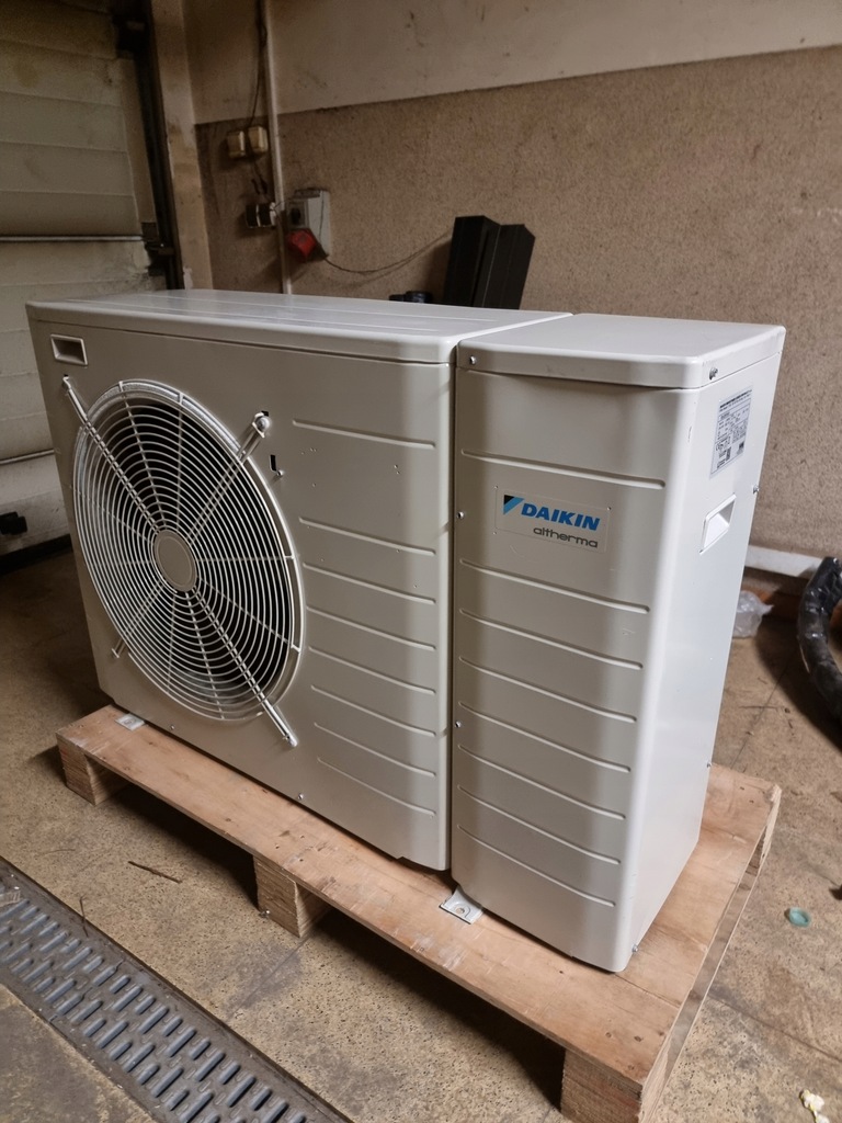 DAIKIN ALTHERMA POMPA CIEPŁA 5KW DO CO/CWU EDLQ05CAV3