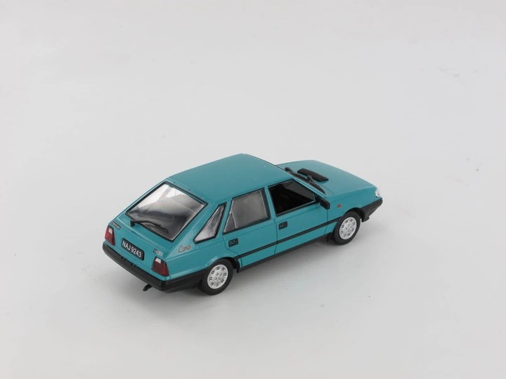 Купить POLONEZ CARO CULT CARS PRL DEAGOSTINI НОВЫЙ 1/43: отзывы, фото, характеристики в интерне-магазине Aredi.ru