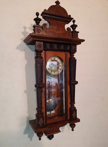Zabytkowy zegar eklektyczny firmy JUNGHANS ok1910r