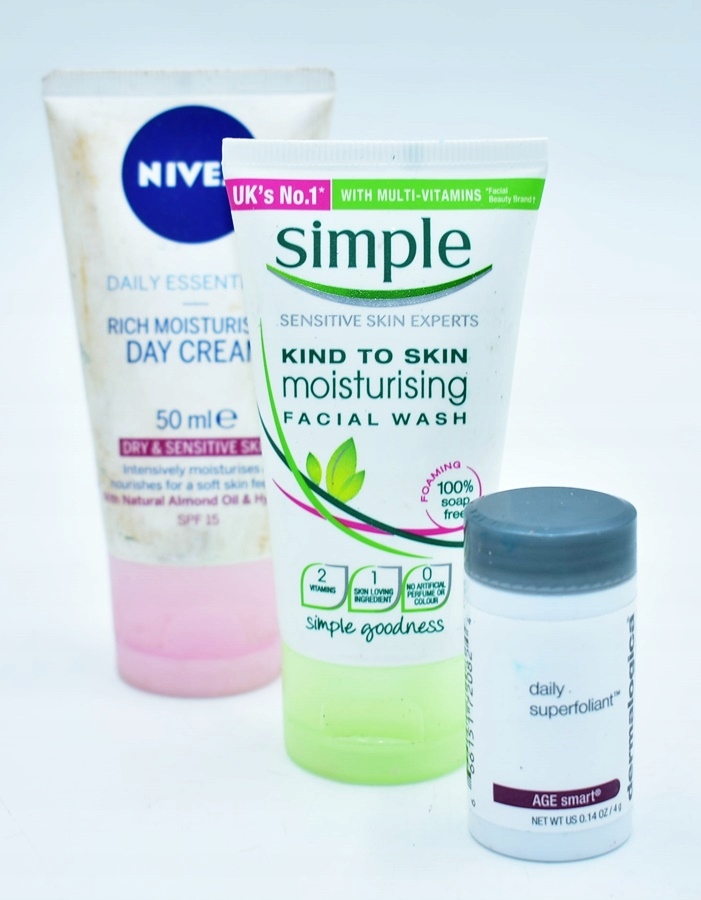 4357-16 ...NIVEA SIMPLE... p#s KREMY ODZYWCZE