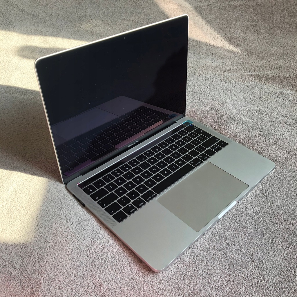 MacBook Pro 13 i5 2,4 2019 16GB 512 GB FV A1989