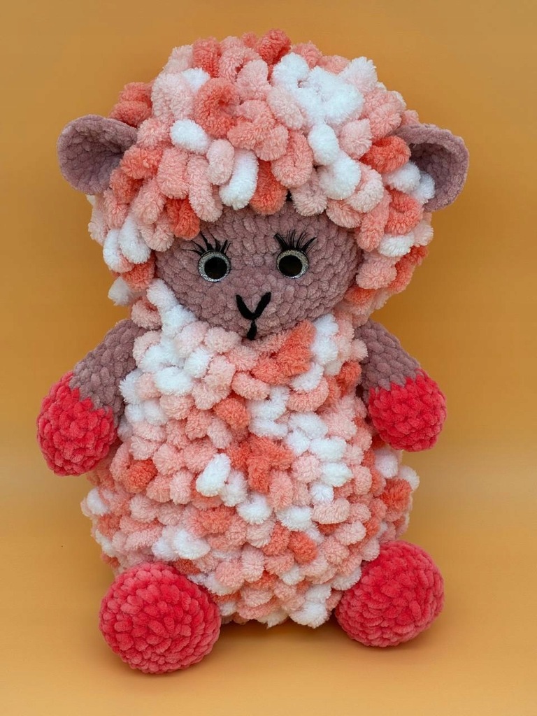 Pluszowa owieczka „Żuża” – ręcznie robiona na szydełku 40 cm
