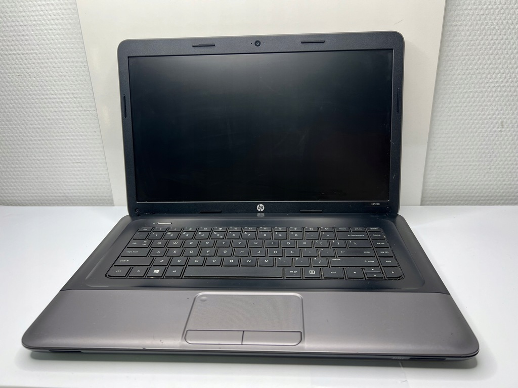 Laptop HP 250 500/4 GB