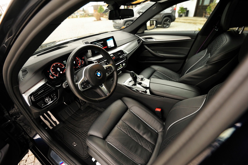 Купить BMW M550d пакет xDrive M Гарантия 4 года/200 000 км.: отзывы, фото, характеристики в интерне-магазине Aredi.ru