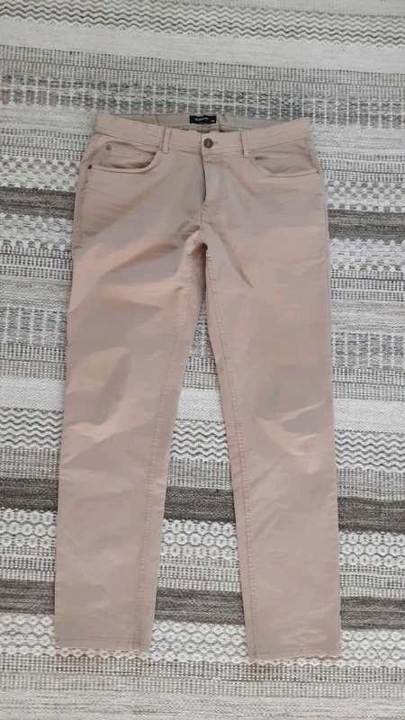 Beżowe spodnie chino Reserved 34 L